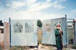 Zrobione  w 1990  w Czirak-czi, Uzbekistan, ze źródła Stanisław Manterys.