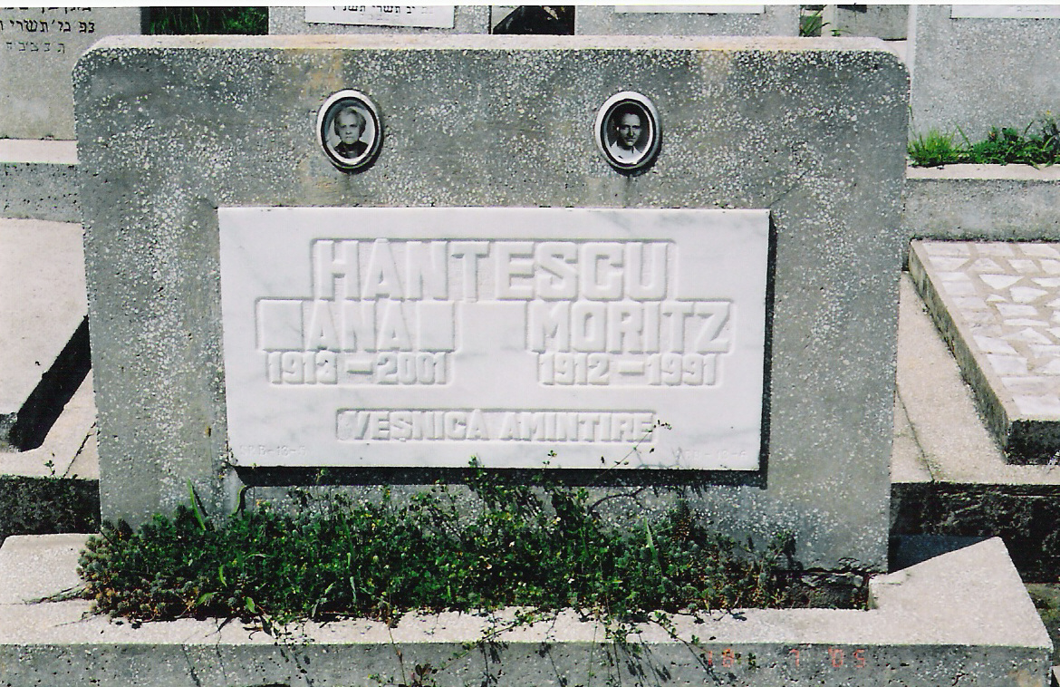 Taken in August 2005 at the Jewish Sephardic Cemetery "Belu" at RO(Bucureşti) and sourced from JG029873=ALX=FinkelsteinAlex.