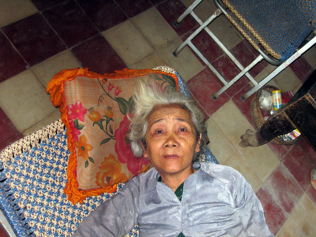 Taken in July 2007 in Tai gia, Bến Vinh.