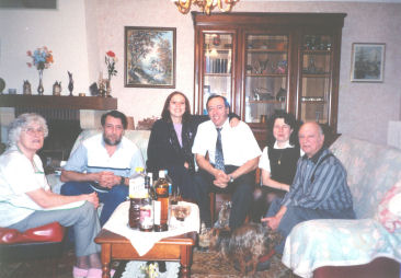 ../pictures/family2000.JPG