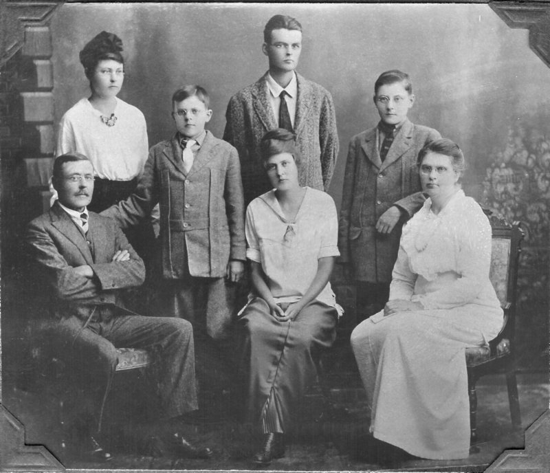 page17williamlewisphinneyfamily.jpg