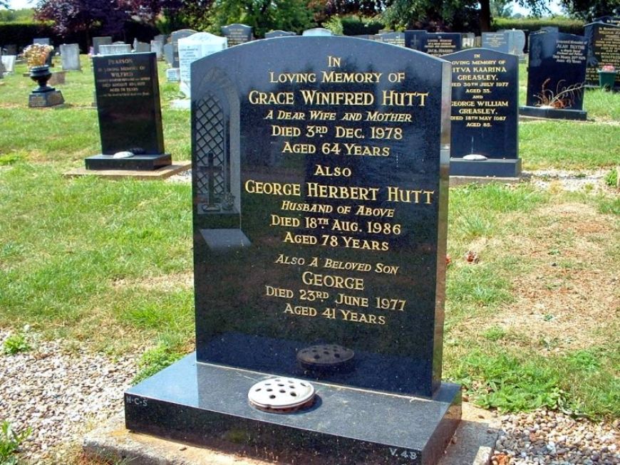 Taken in Oaston Road Cemetary, Nuneaton, Warwickshire.