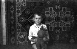 Taken&nbsp; 1972 г  г. Великие Луки and sourced from Личные архивы.
