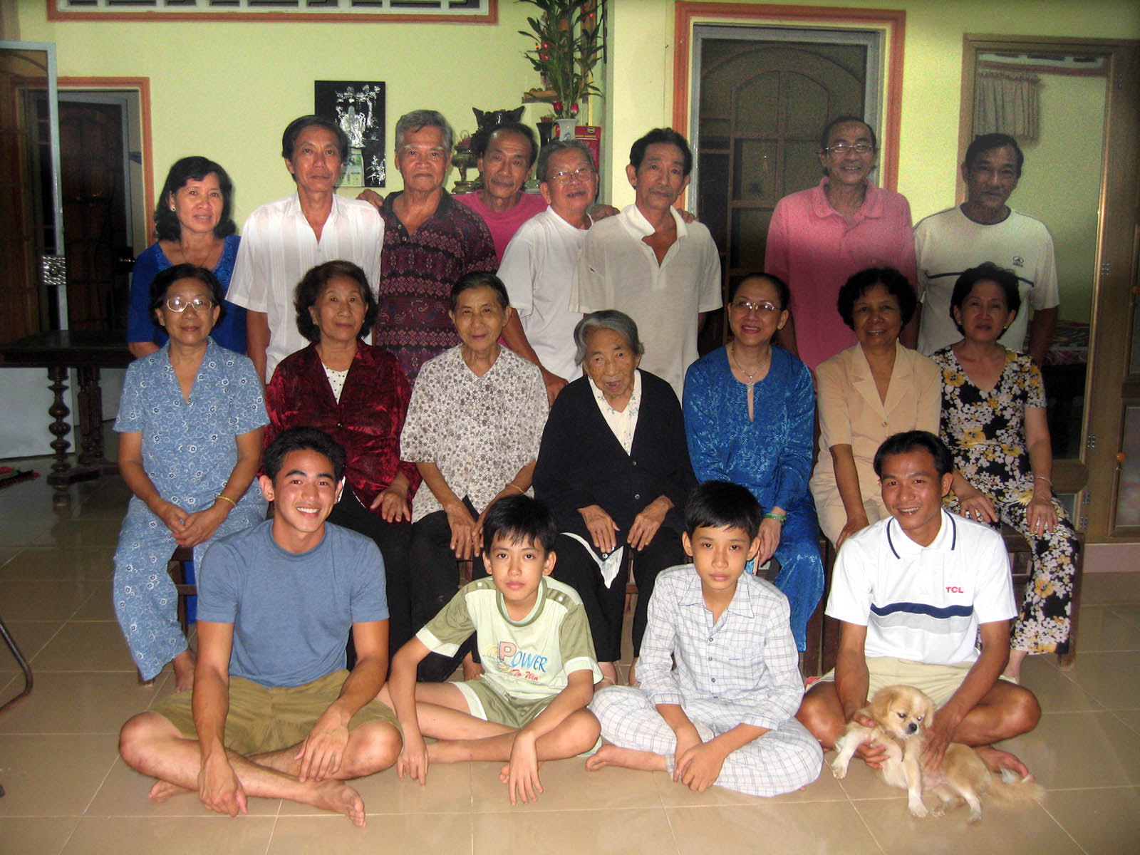 Taken in July 2007 in Bà nội residence- Vĩnh Hòa.