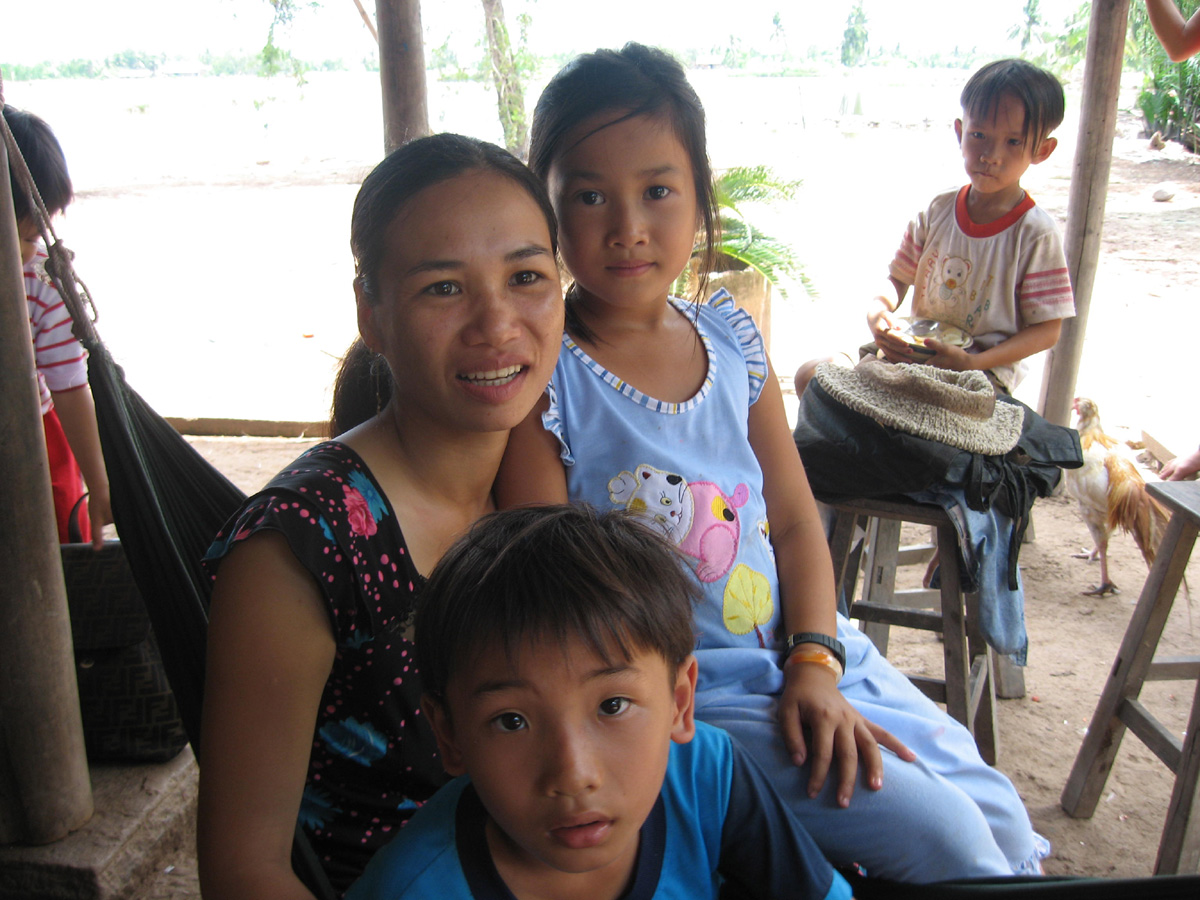 Taken in July 2007 in nhà Nguyễn Hữu Thế.